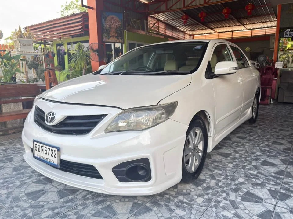 2013 Toyota Corolla Altis X (E140) 3