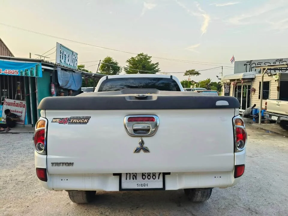 2013 Mitsubishi Triton IV 3