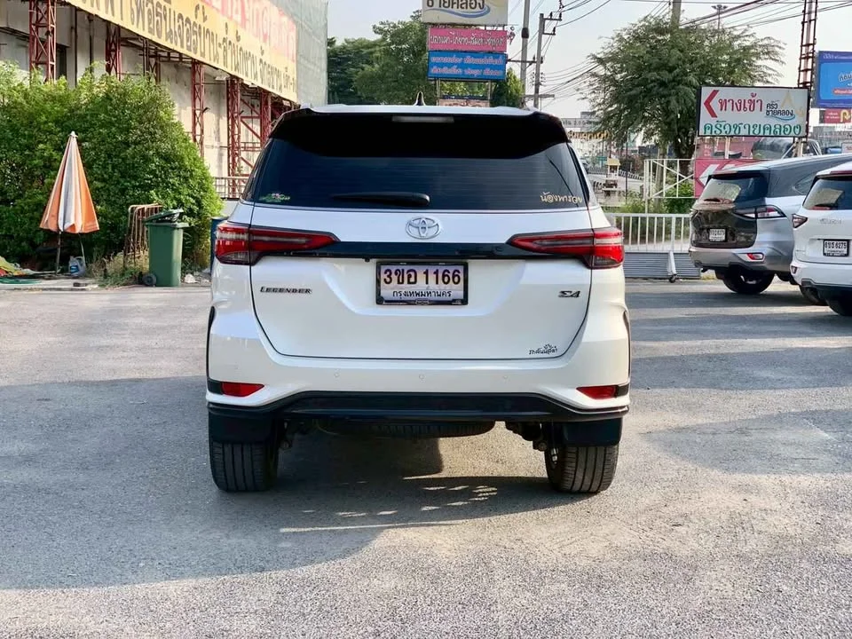 2022 Toyota Fortuner II 3