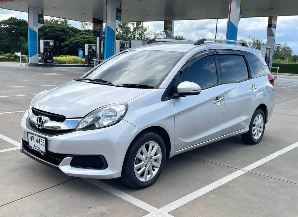 2015 Honda Mobilio II 3