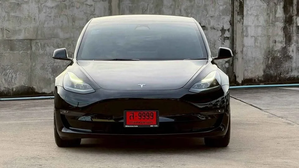 2023 Tesla Model 3 3