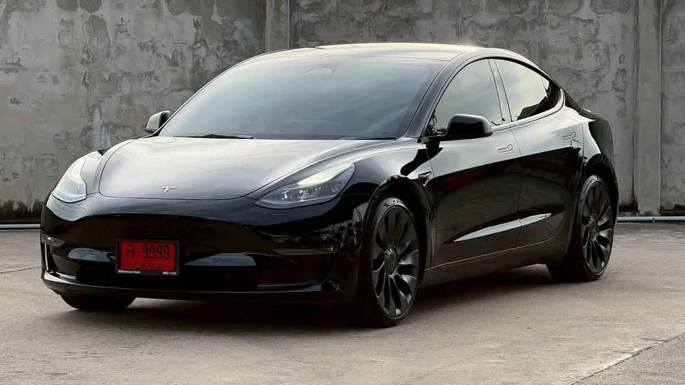 2023 Tesla Model 3 2