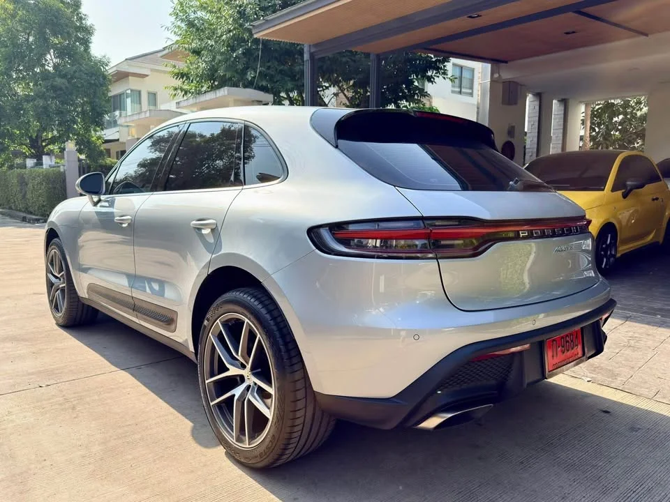 2022 Porsche Macan I 3