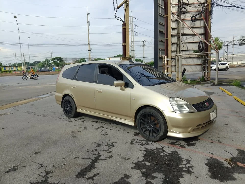 2004 Honda Stream I 2