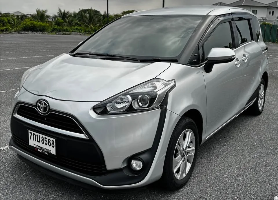 2018 Toyota Sienta II 2