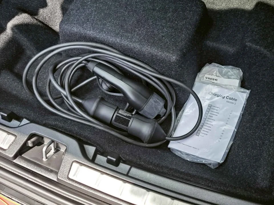 2022 Volvo XC40 2
