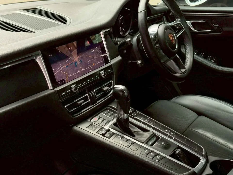 2020 Porsche Macan I 2