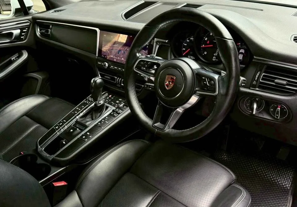 2020 Porsche Macan I 3