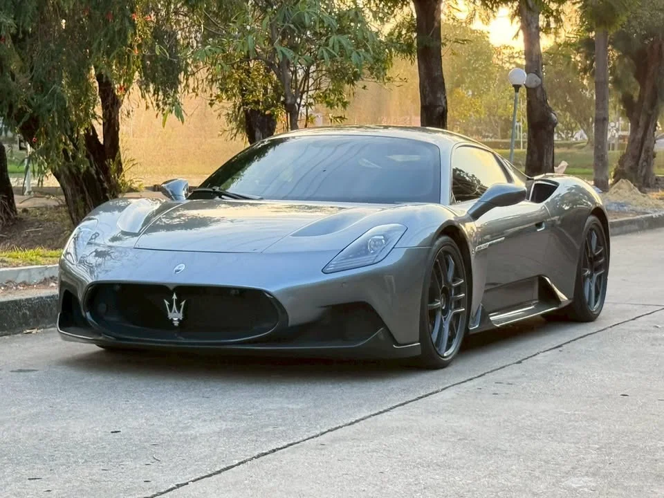2023 Maserati MC20 3