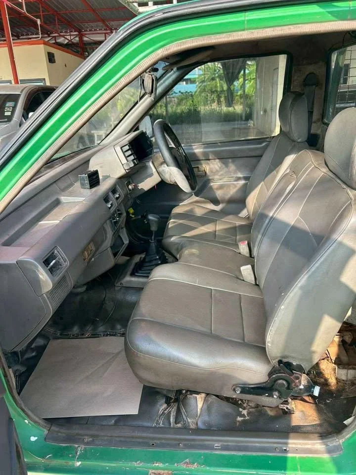 1990 Isuzu TFR III 3