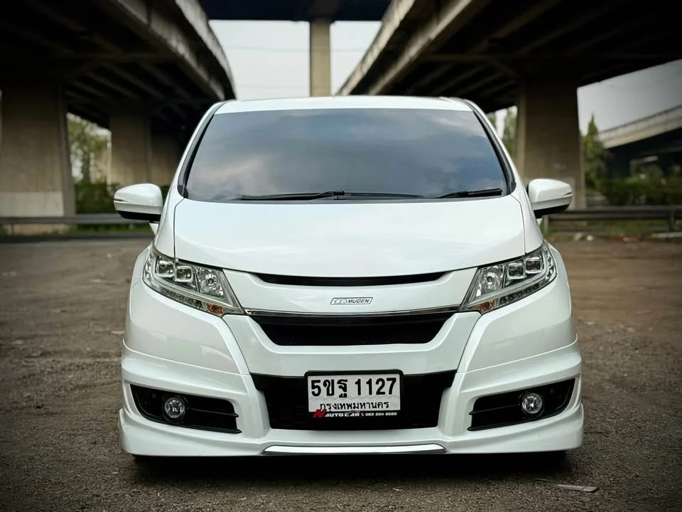 2014 Honda Odyssey V 3