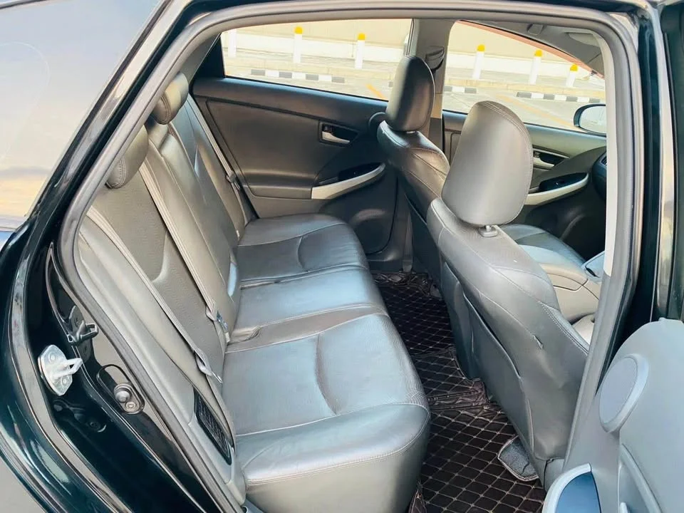 2011 Toyota Prius III 3