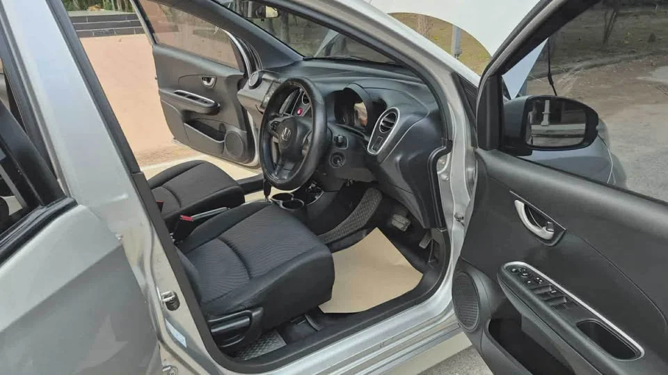2016 Honda Mobilio II 3