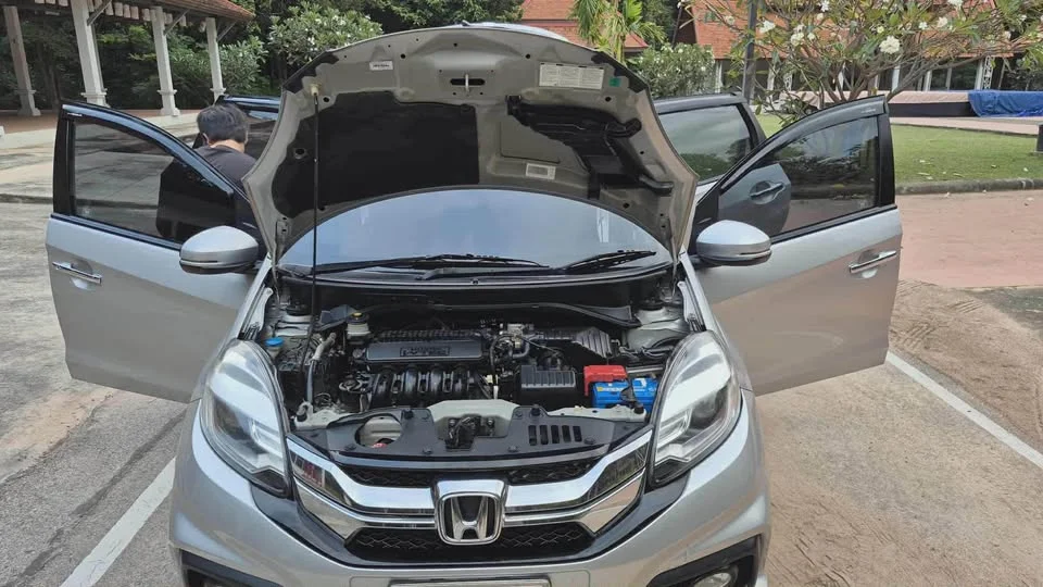 2016 Honda Mobilio II 2