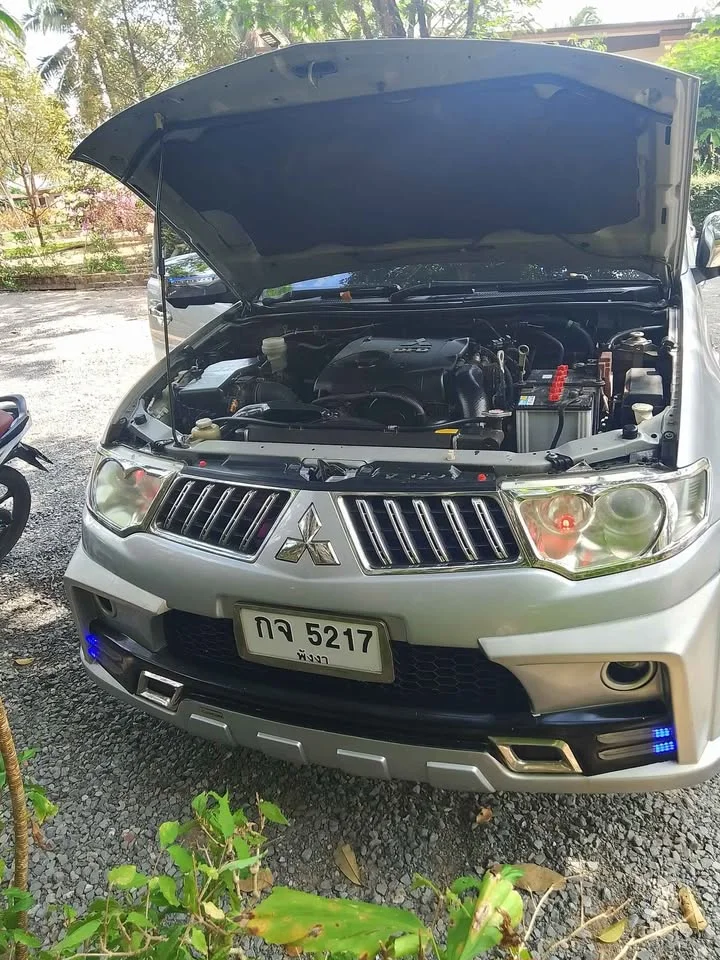 2012 Mitsubishi Pajero Sport II 2