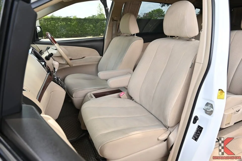2013 Toyota Estima III 3