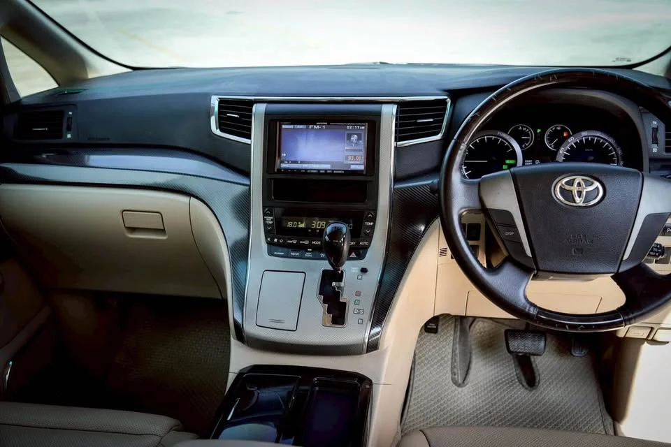 2014 Toyota Alphard, Vellfire II (AH20) 3