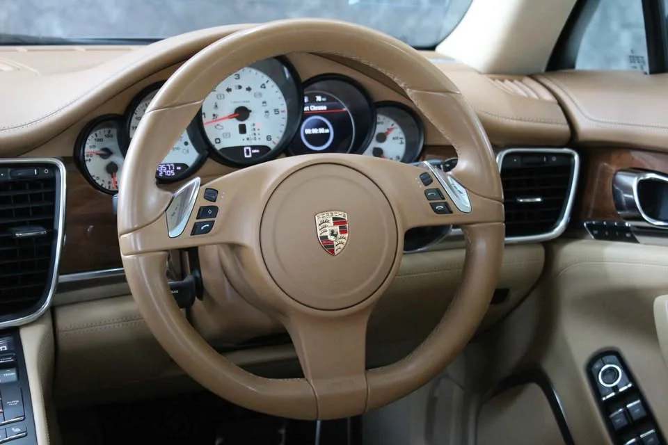 2012 Porsche Panamera II 2