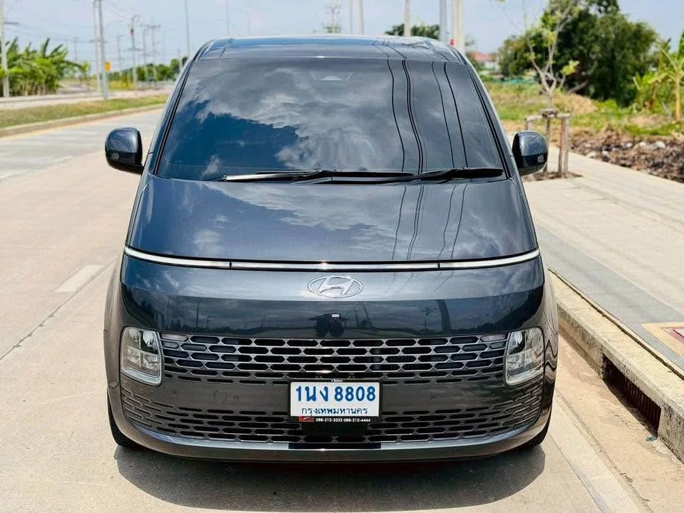 2023 Hyundai Staria US4 3