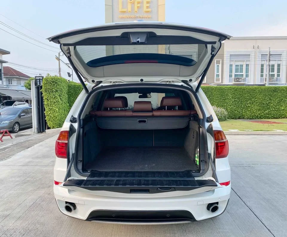 2011 BMW X5 E70 2
