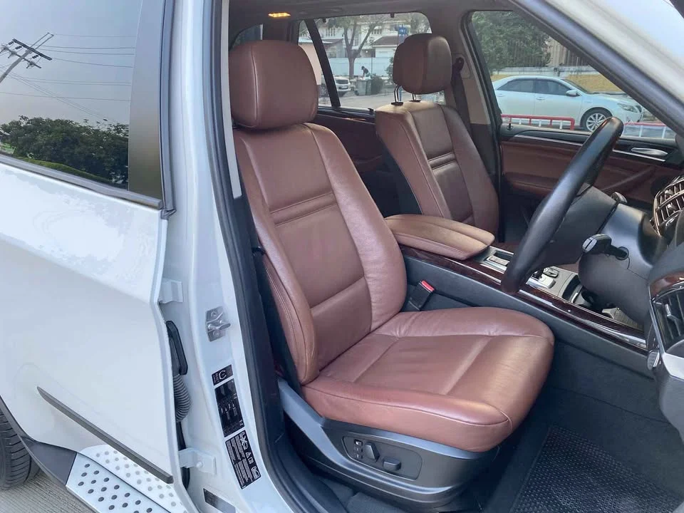 2011 BMW X5 E70 2