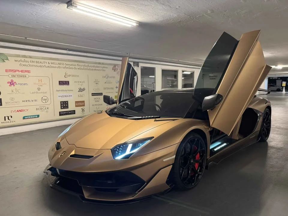 2021 Lamborghini Aventador 3