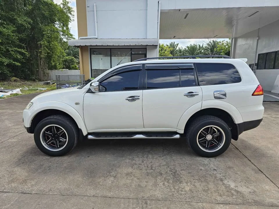 2010 Mitsubishi Pajero Sport II 3
