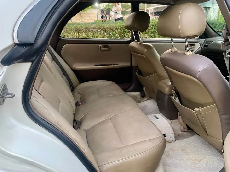 1995 Lexus ES II 3