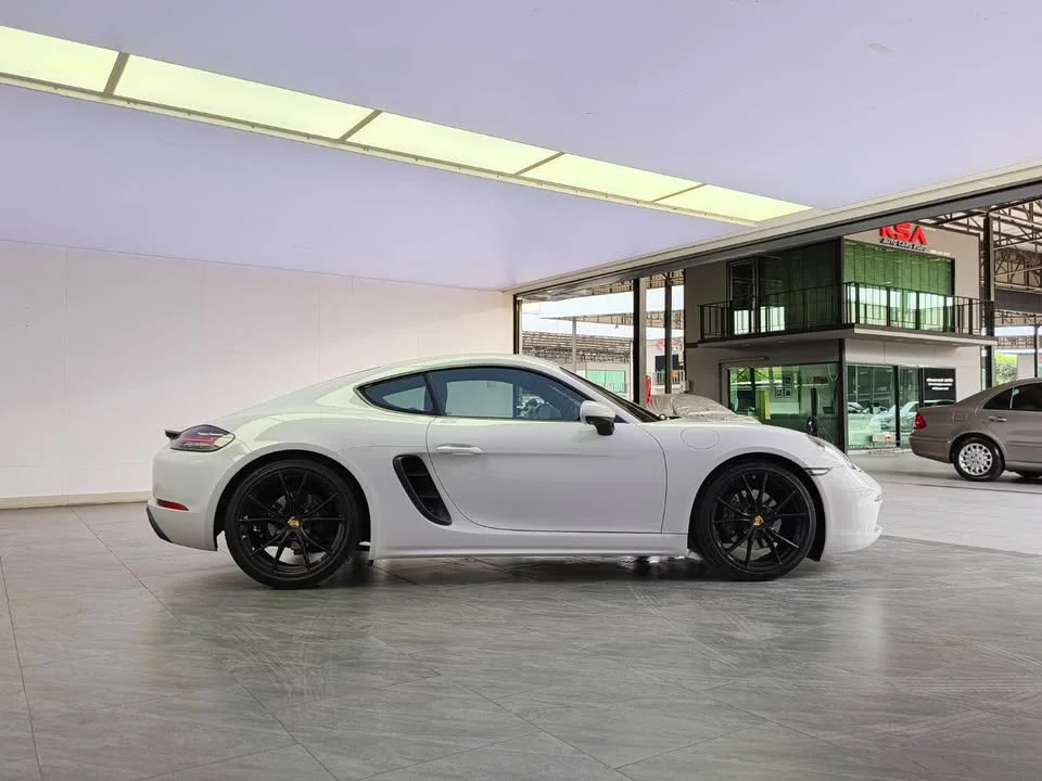 2018 Porsche 718 Boxster and Cayman IV 3