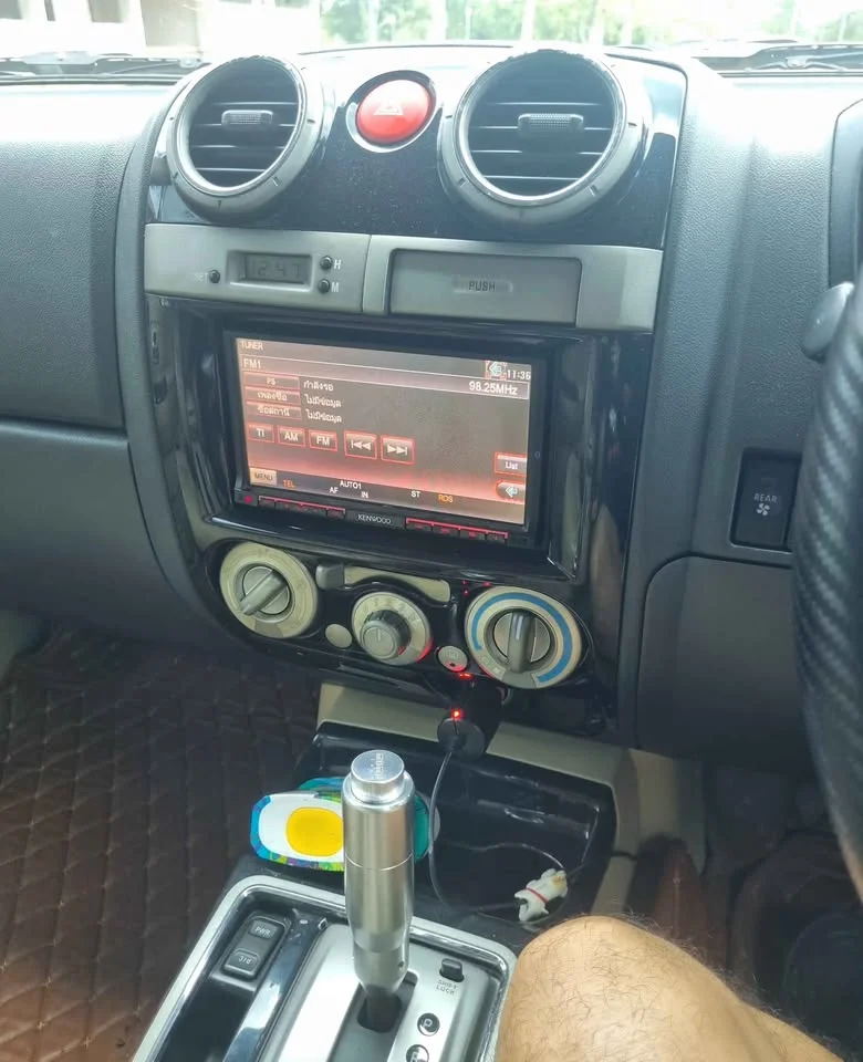 2009 Isuzu MU-7 3