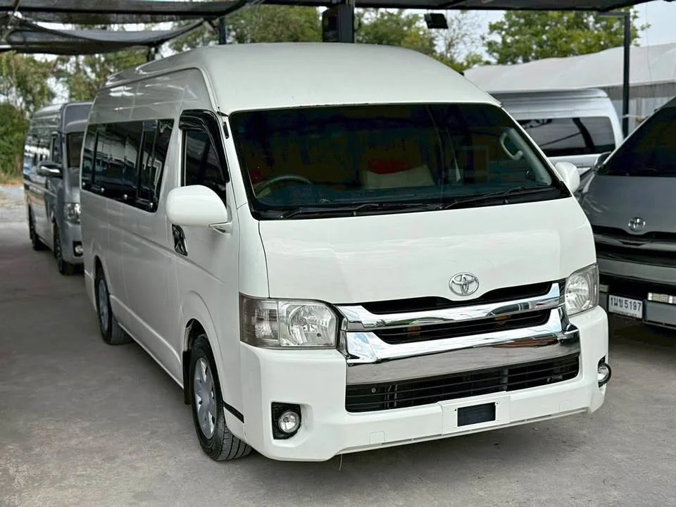 2011 Toyota Commuter V (H200) 2