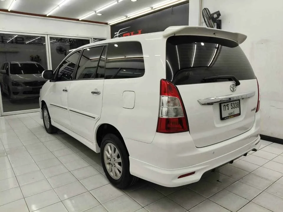 2012 Toyota Innova I 2