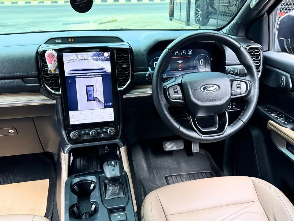 2023 Ford Everest III 2