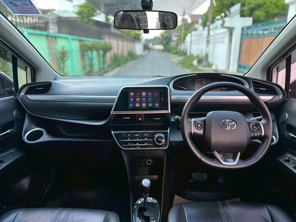 2019 Toyota Sienta II 3