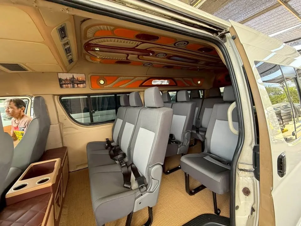 2011 Toyota Commuter V (H200) 3