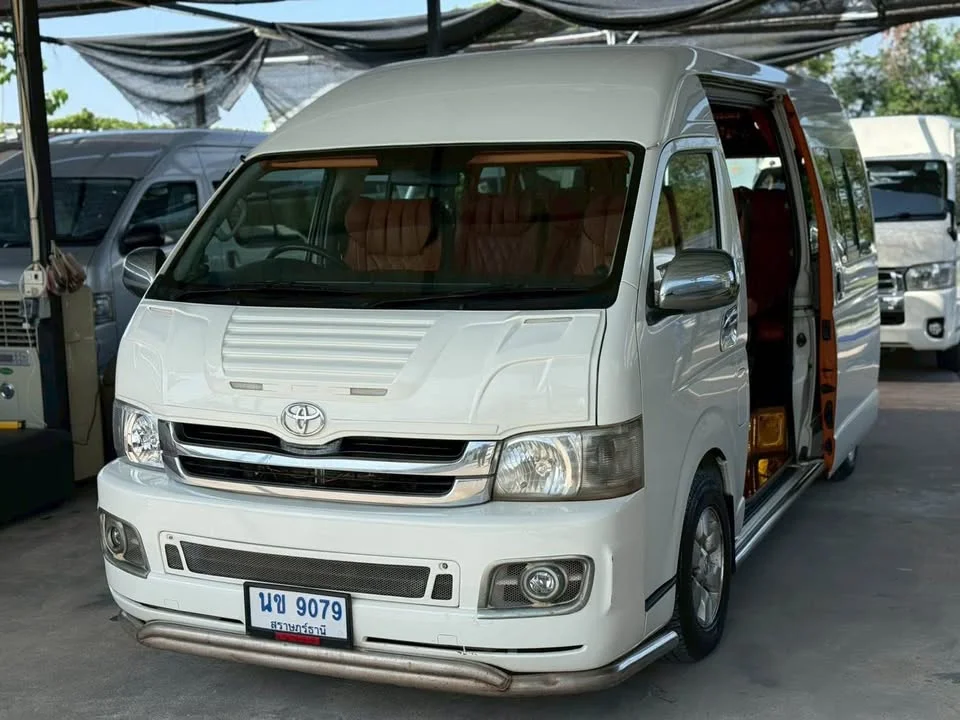 2010 Toyota Commuter V (H200) 2