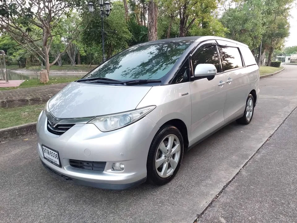 2008 Toyota Estima III 2