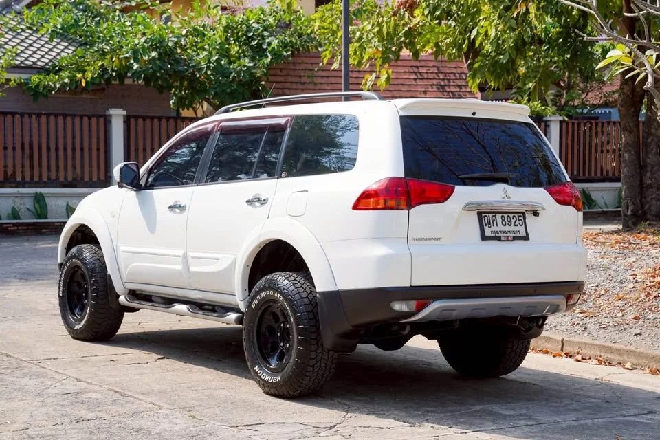 2011 Mitsubishi Pajero Sport II 3
