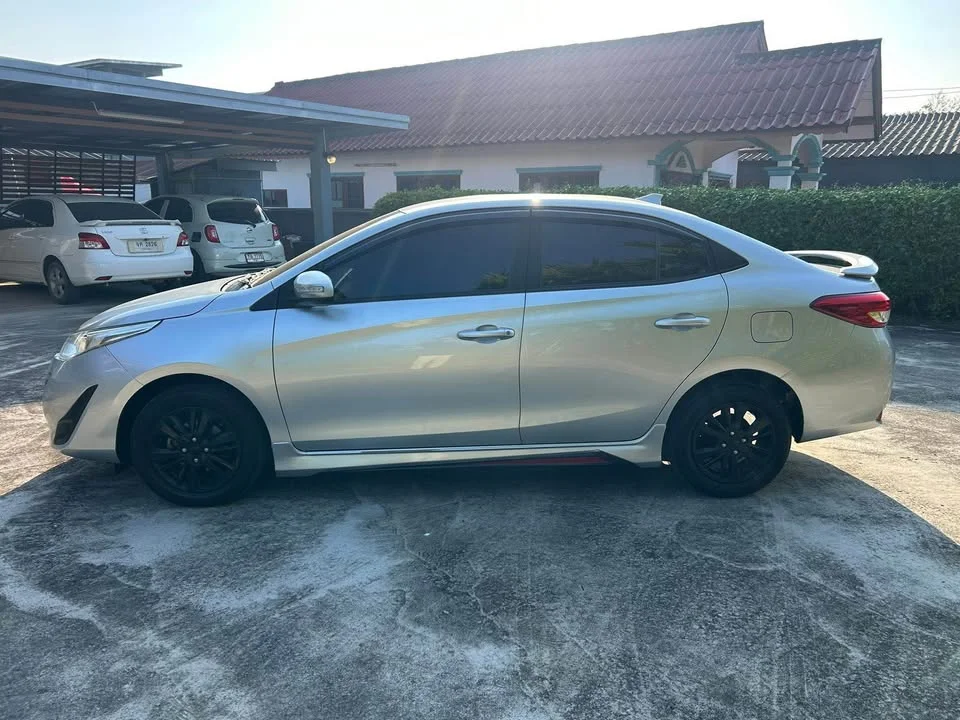 2017 Toyota Yaris ATIV III 3