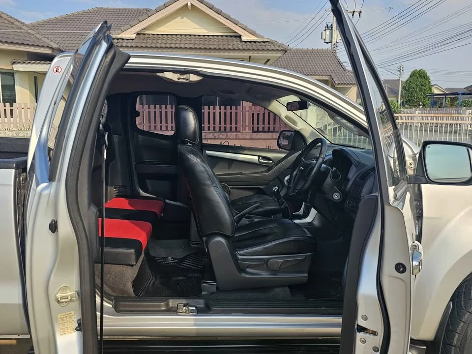 2013 Isuzu D-Max II (RT) 3