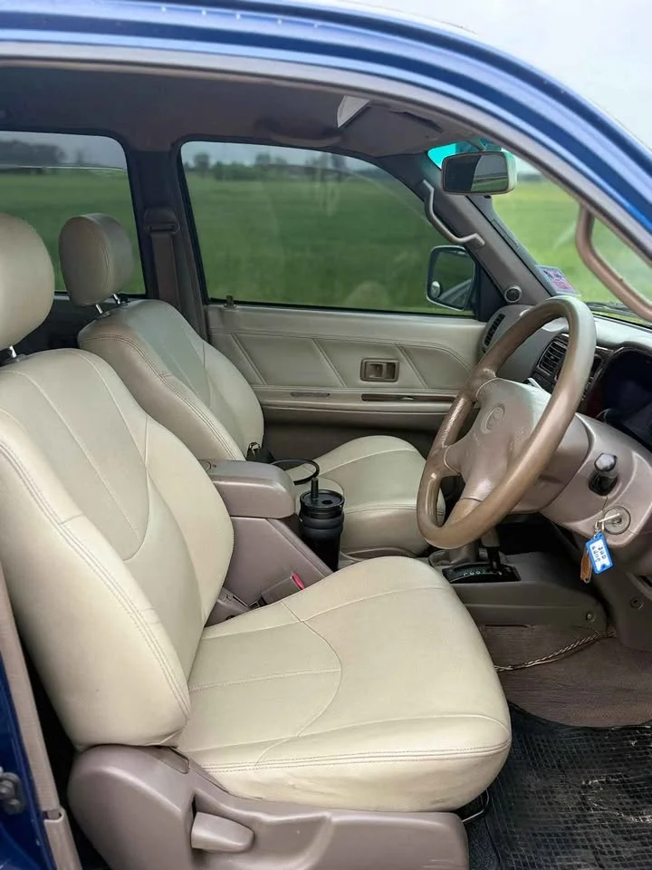2003 Toyota Hilux Tiger VI 2