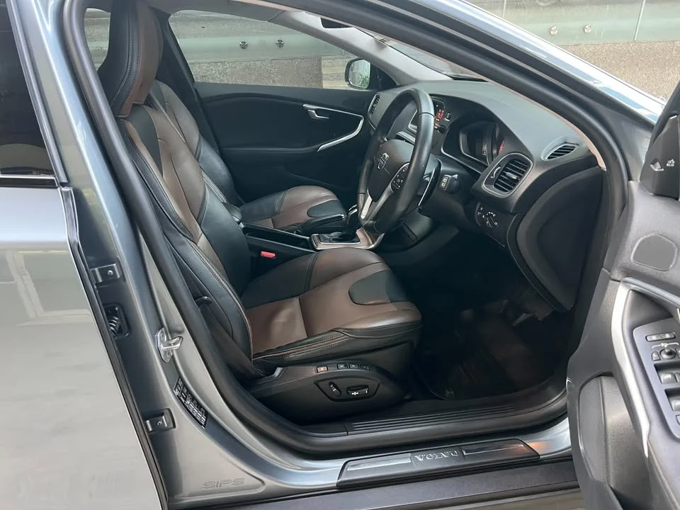 2017 Volvo V40 II 2