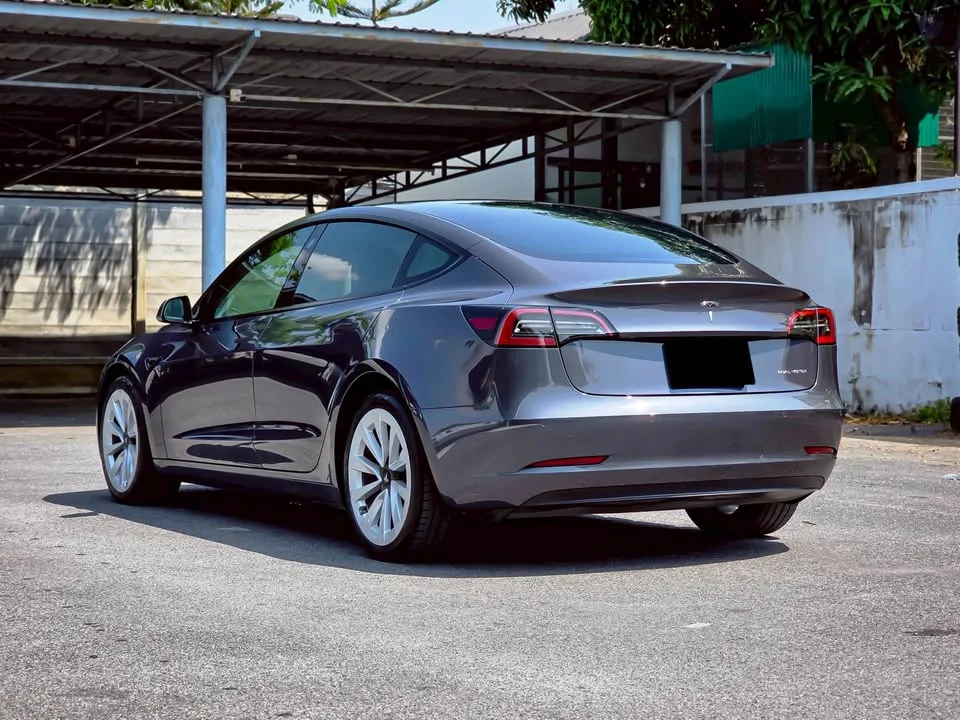 2023 Tesla Model 3 3