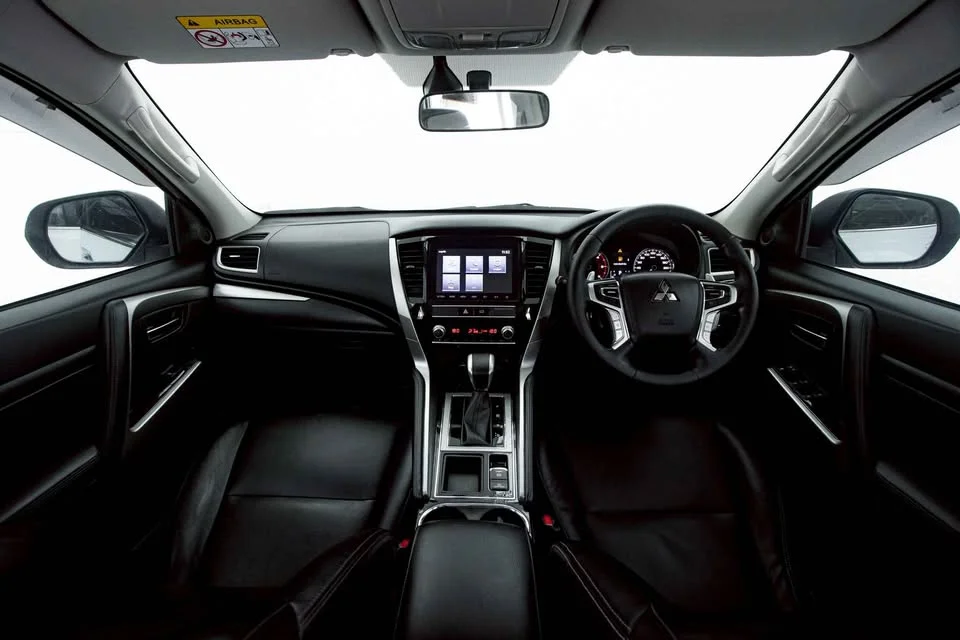 2021 Mitsubishi Pajero Sport III 2
