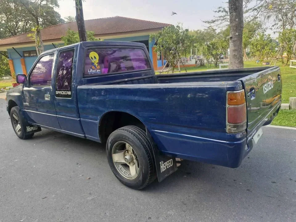 1992 Isuzu TFR III 2