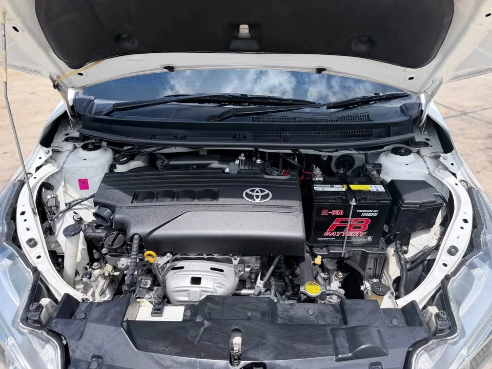 2015 Toyota Yaris III 2