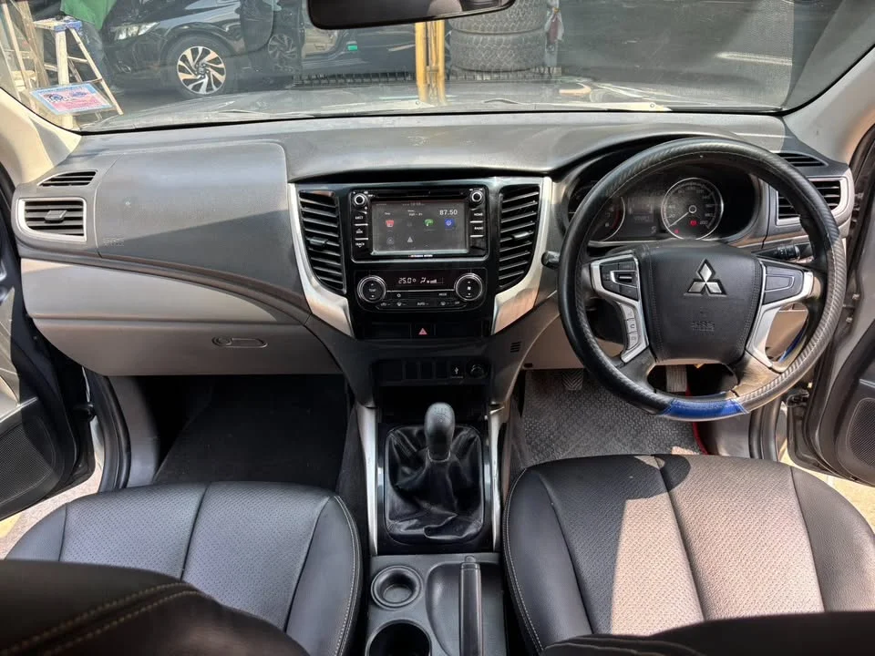 2017 Mitsubishi Triton V 3