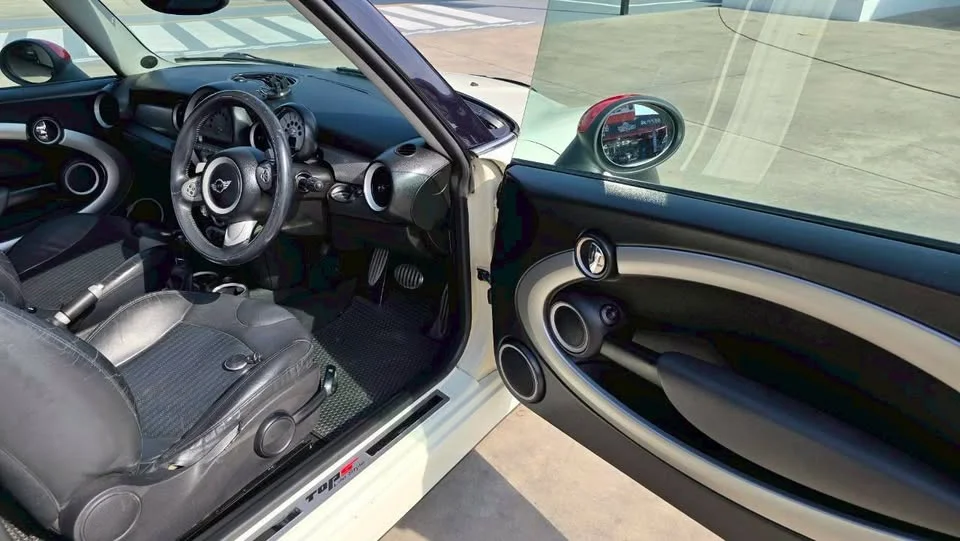 2008 Mini Hatch  III 2