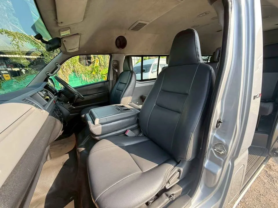 2009 Toyota Commuter V (H200) 3