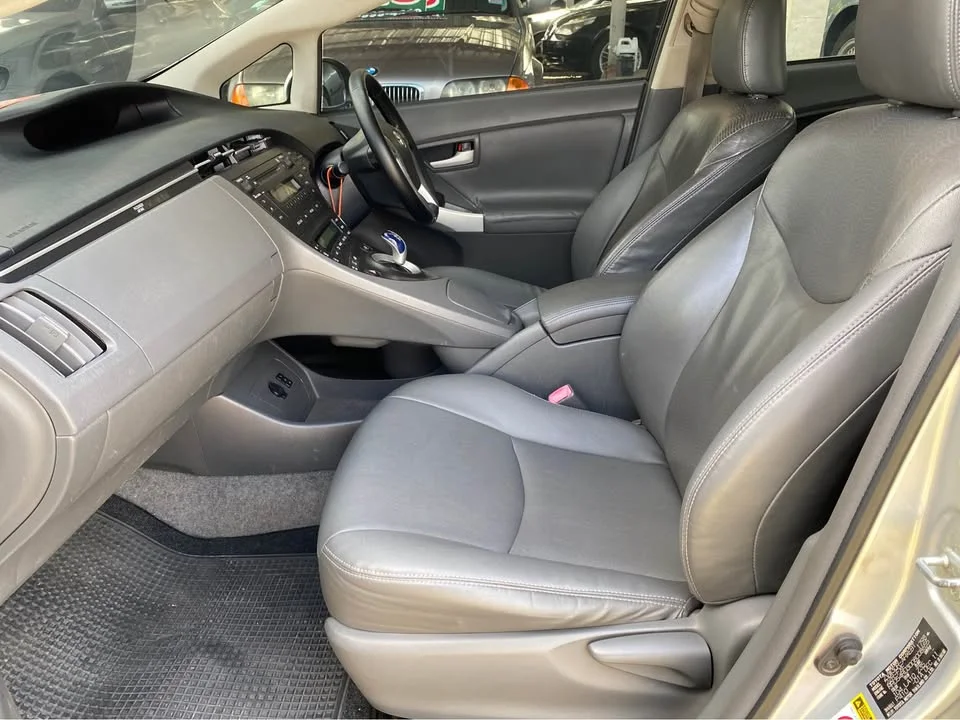 2012 Toyota Prius III 3